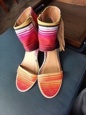 Very Volatile Los Angeles Women’s Striped Ankle-Cuff Sandals in Pink & Orange